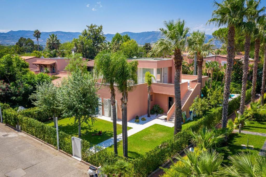 Villa Ametista Portorosa ฟูร์นารี ภายนอก รูปภาพ