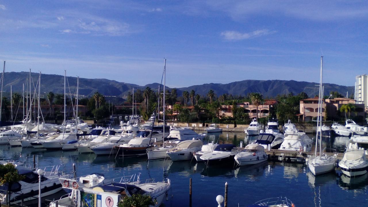 Villa Ametista Portorosa ฟูร์นารี ภายนอก รูปภาพ
